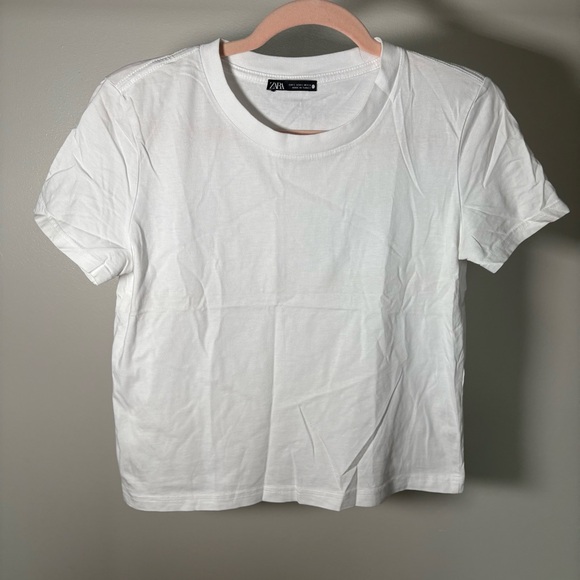 Zara Women’s Classic White Short Sleeve Tee - Picture 3 of 8